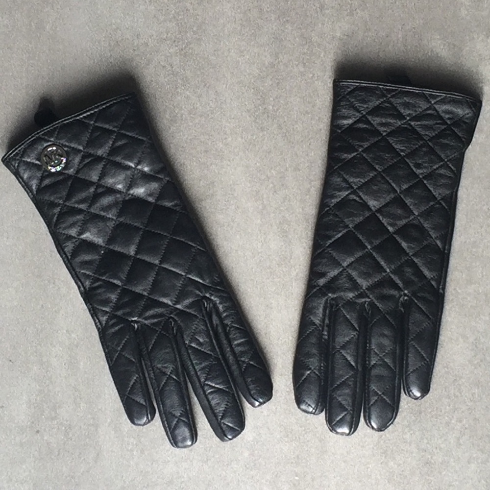 Micheal Kors quilted learther gloves